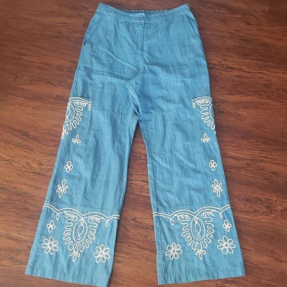 Johnny Was Pants - Johnny Was Chambray Blue Wide Leg Pants with White Embroidery Cotton Size Small